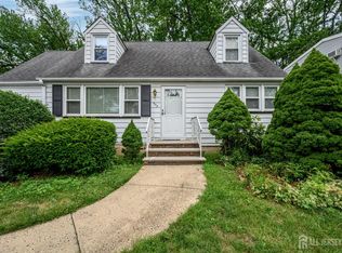 958 Apgar Ter, Rahway, NJ 07065