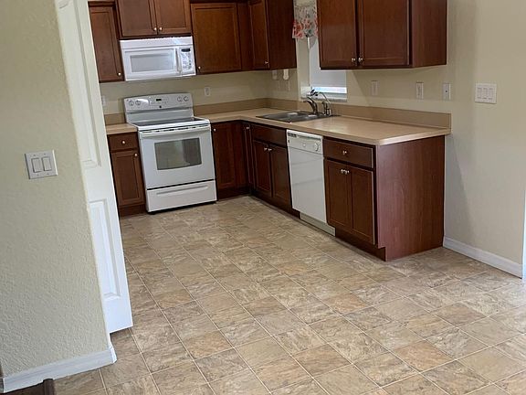 3rd image of 3745 Cincinnati St