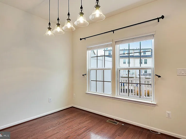 3650 Wright Ter NE — Photo 11
