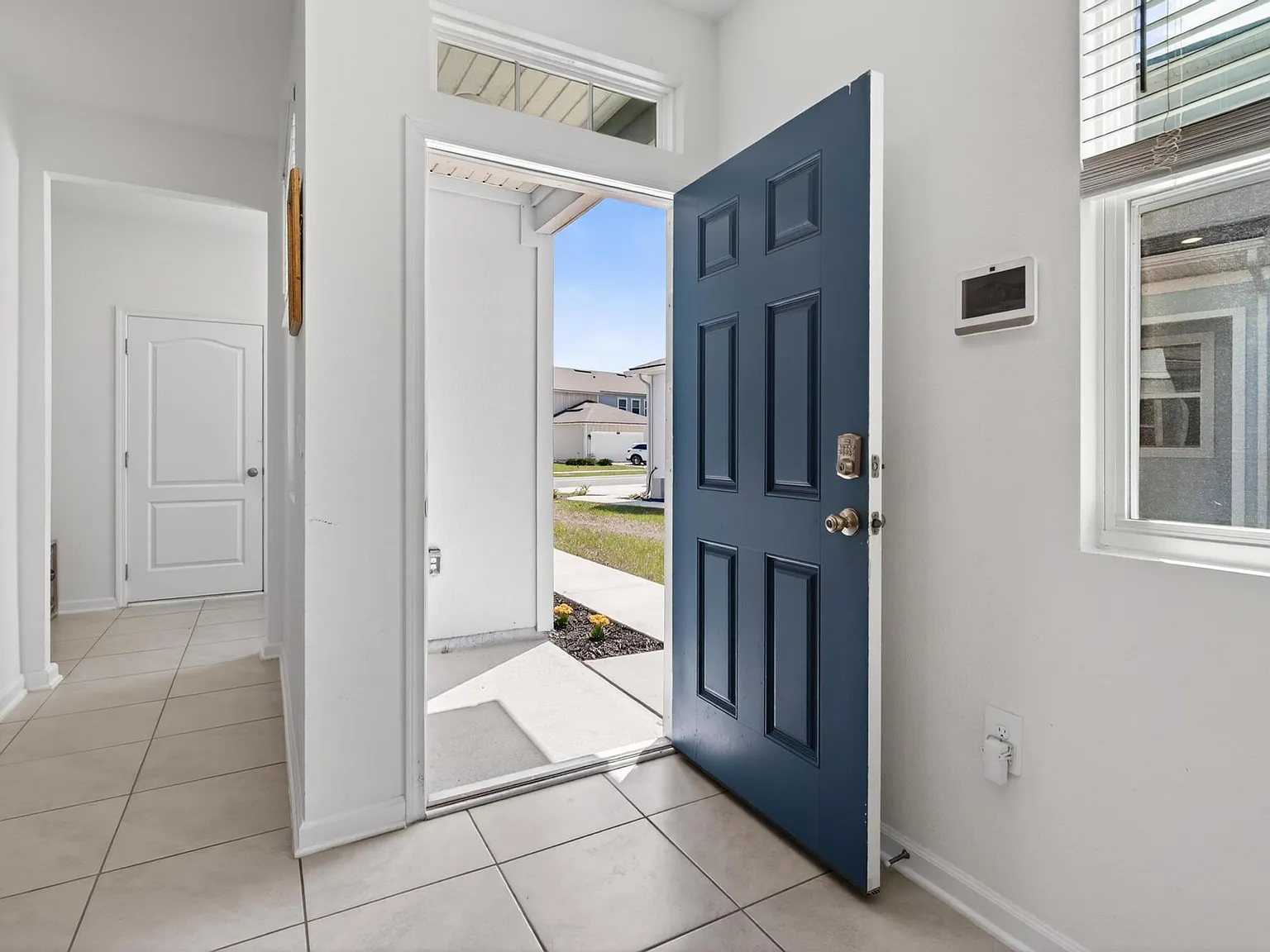 3 bed, 1795 sqft, $2,195 — Photo 3