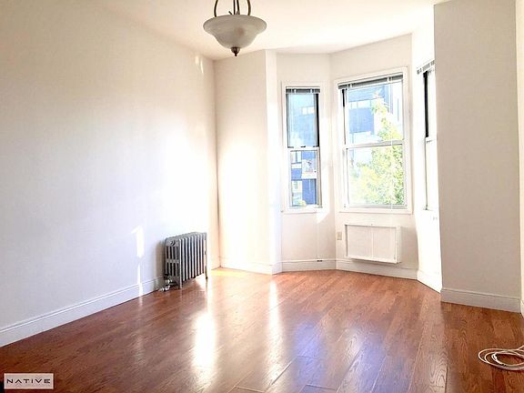 5th image of 92 Eckford St APT 3L