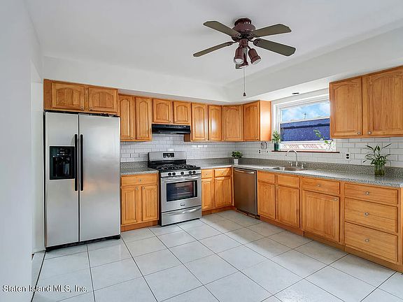 4th image of 25 Ledyard Pl #1