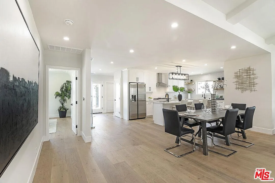 3 bed, 2100 sqft, $7,900 — Photo 4