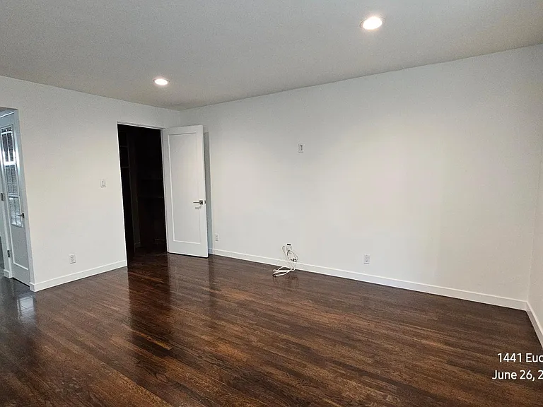 1441 Euclid St #1 — Photo 5