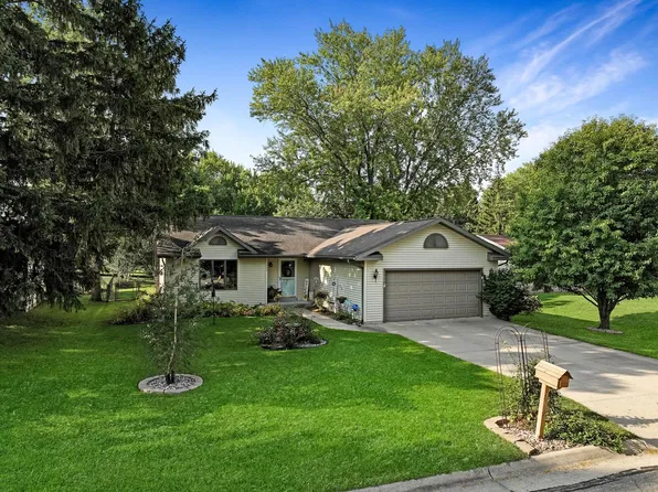 1003 Meadow STREET, Watertown, WI 53094