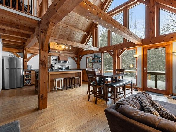 3rd image of 42 Pine Knoll Road