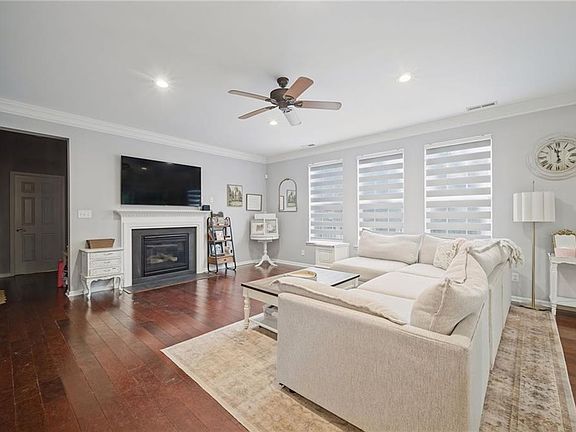 2nd image of 126 Torrington Cir