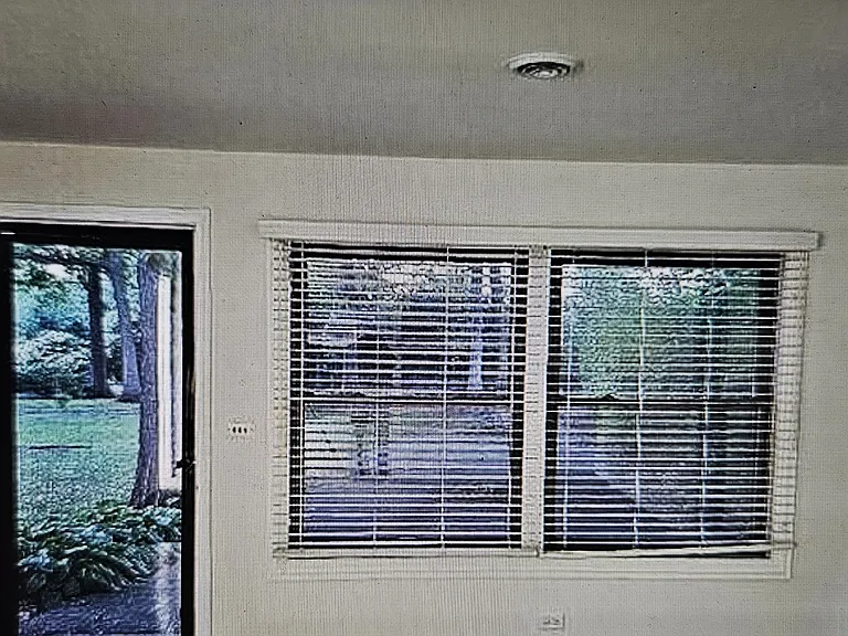 617 W Everett Rd #COACH HOUSE — Photo 9