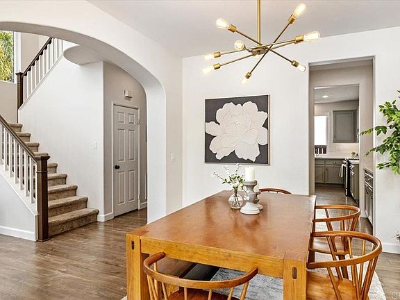 5th image of 1032 Tesoro Ave