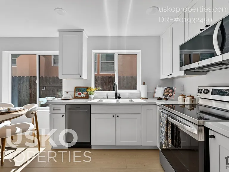 2708 T St #1 — Photo 8
