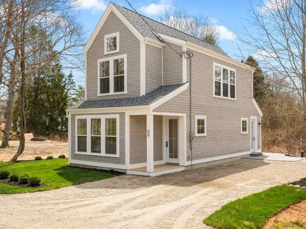 69 Union St, Chester, NS B0J 1J0