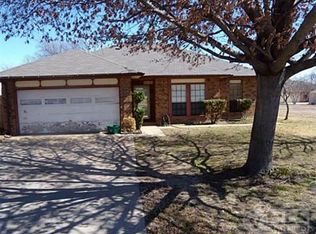 1746 Avenue B, Grand Prairie, TX 75051