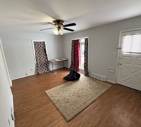 4th image of 12505 Kirton Ave