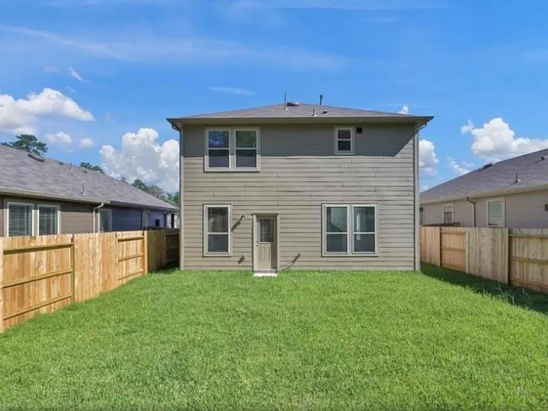 10573 Pineland Dr — Photo 6