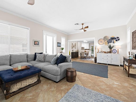 4th image of 812 NW 26th Street