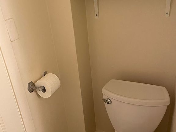 3rd image of 1076 Francis Ave
