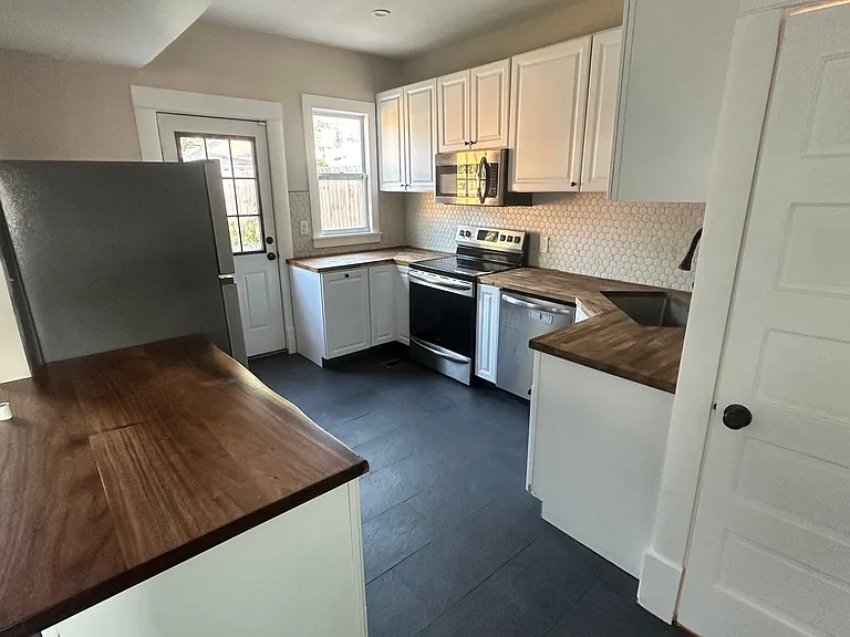 2510 Duncan St — Photo 13