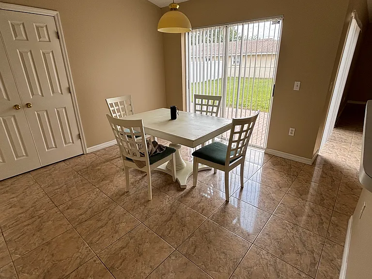 623 Polynesian Ct — Photo 3