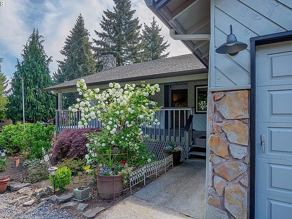 3rd image of 10511 NE 38th Ct