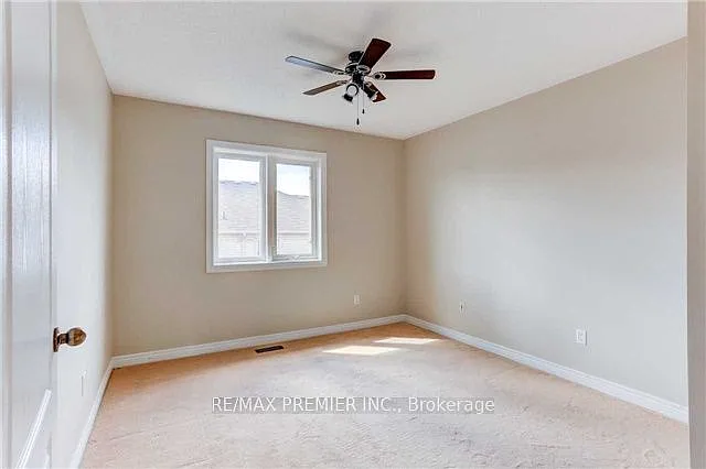 3080 Highbourne Cres — Photo 15