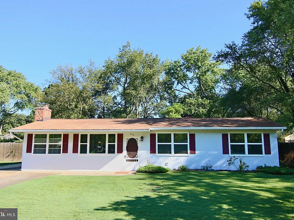 1st image of 206 Otis Dr