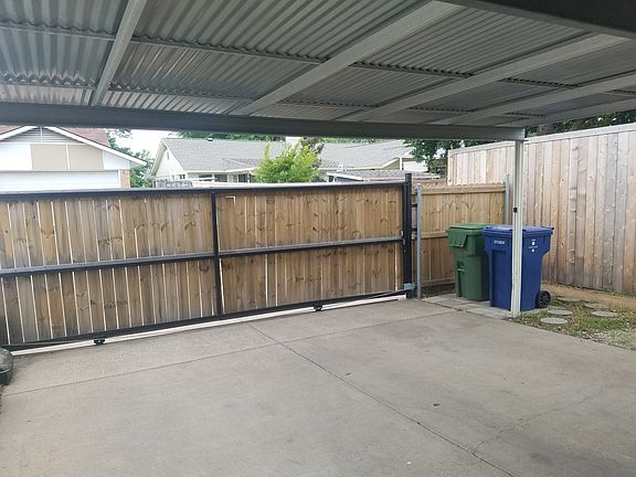5th image of 2726 Brookcrest Dr