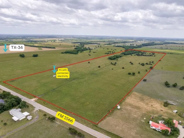 325 Fm 1566 W, Wolfe City, TX 75496