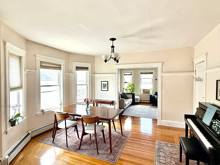 55 Gilbert St — Photo 4
