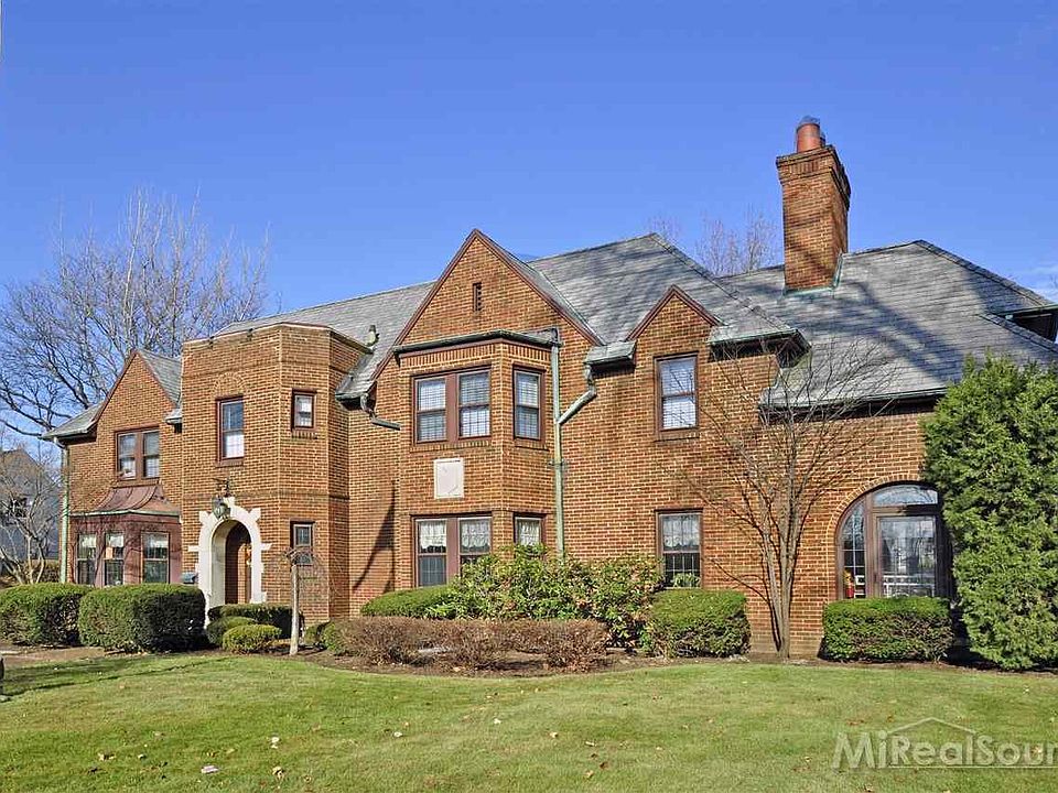 1st image of 858 Lochmoor Blvd