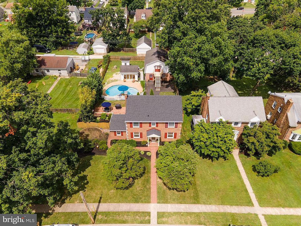 1st image of 1041 Woodland Way