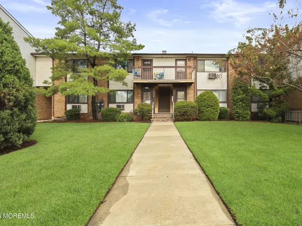 1320 Cricket Lane #1320, Woodbridge, NJ 07095