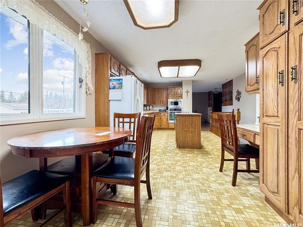 113 Railway AVENUE, Cut Knife, SK S0M 0N0