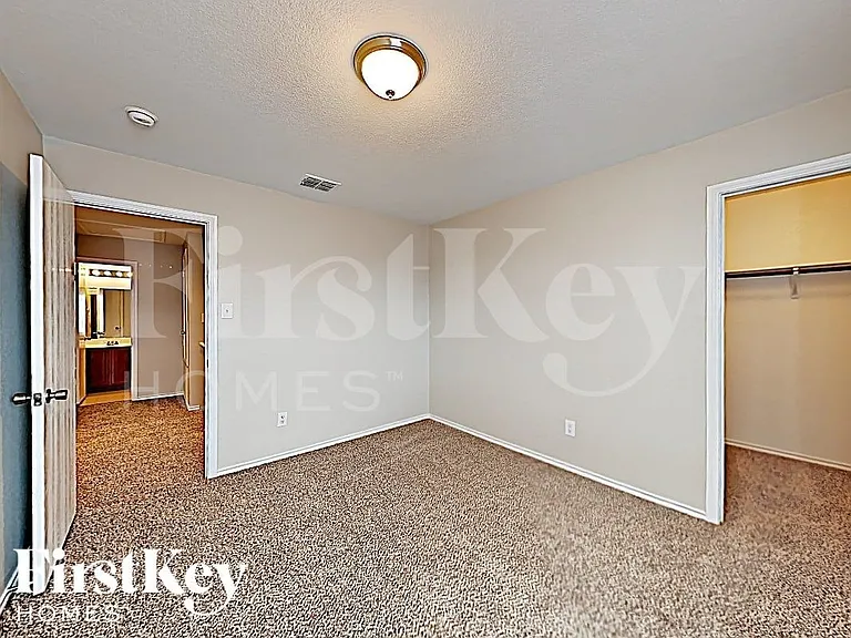 2801 Spencer Cir — Photo 13