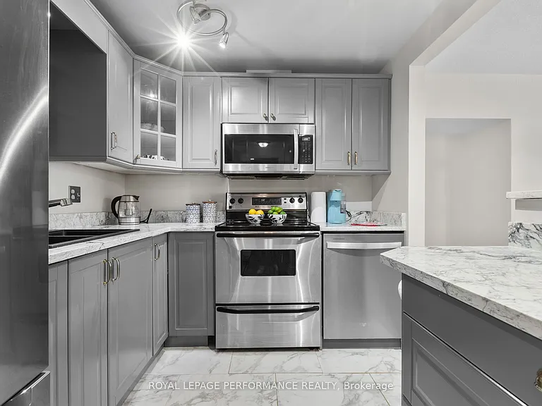 1 Rosamond St E #106 — Photo 12