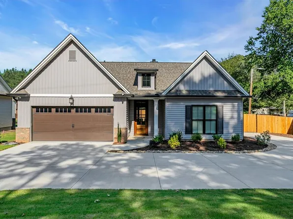 309 Palmetto Rd, Pelzer, SC 29669