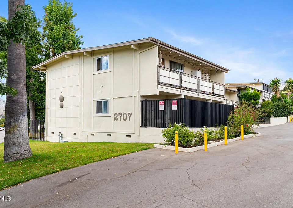 2707 Montrose Ave #3