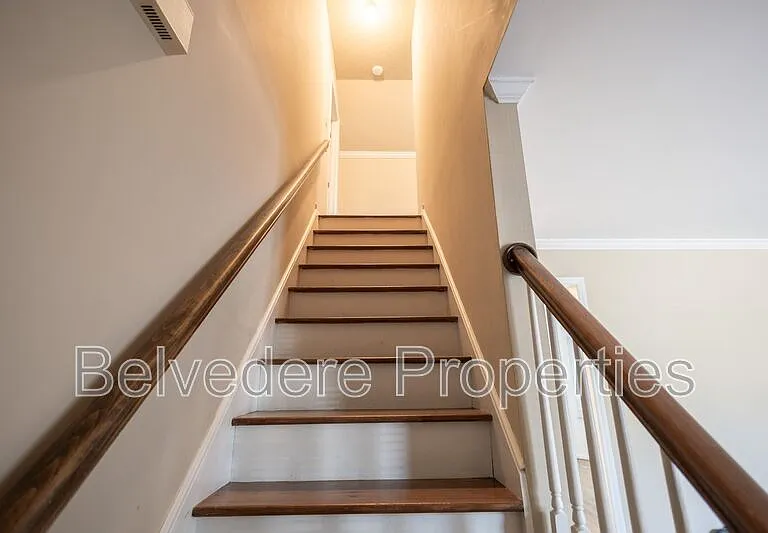 8 Barrett Pl — Photo 15