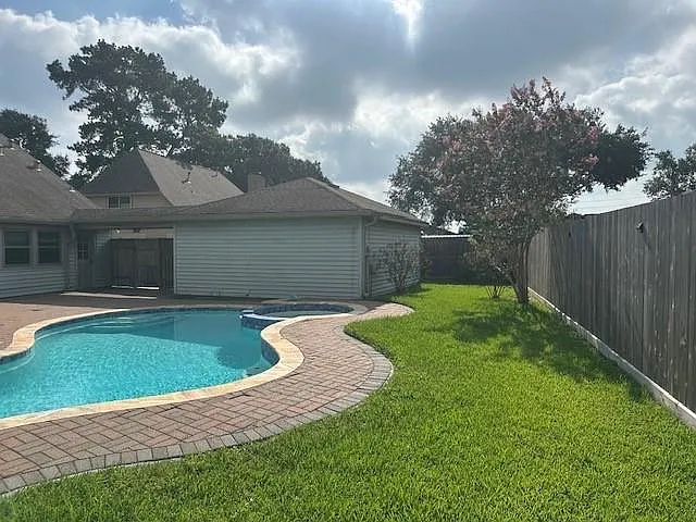 18015 Heaton Dr — Photo 17
