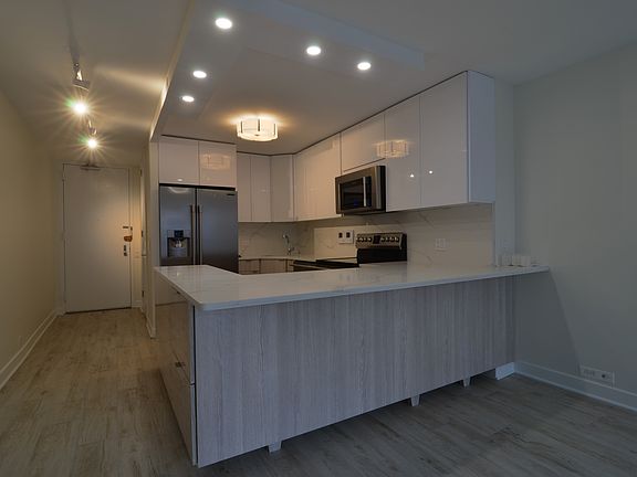 3rd image of 405 N Wabash Ave Unit 707