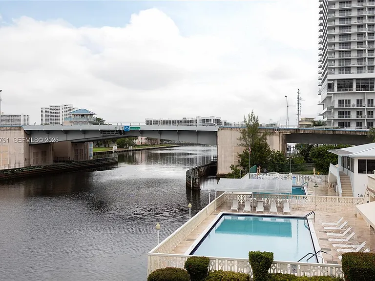 1817 S Ocean Dr #320 — Photo 28