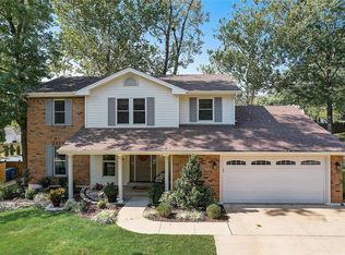 272 Oakleigh Woods Dr, Ballwin, MO