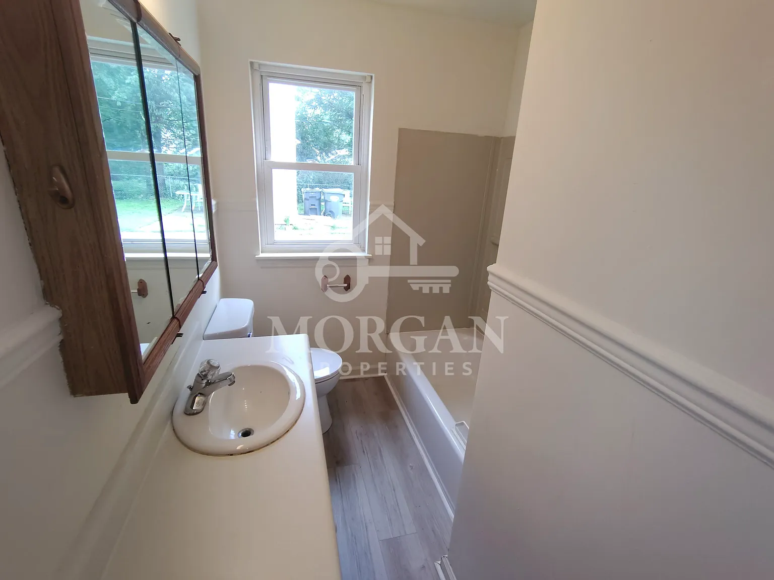 618 Henry St - - — Photo 4