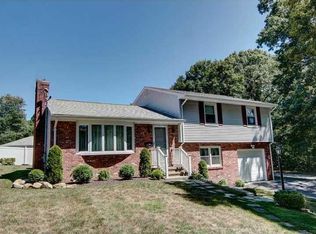 18 Maudsley Ave, Barrington, RI 02806