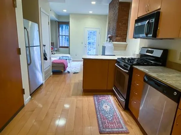 447 Pavonia Avenue image 9 of 16