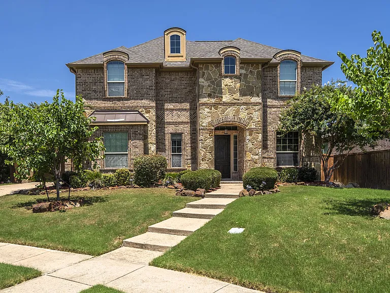 1604 Woodrose Ct — Photo 1