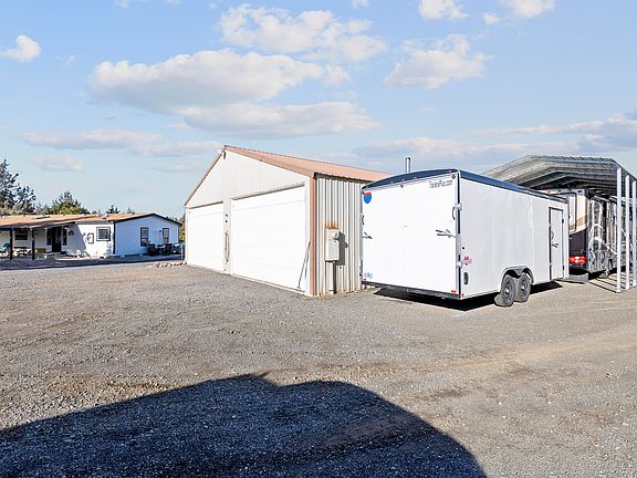 3rd image of 2165 SE Madras Rd