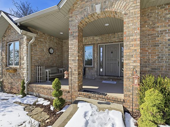 3rd image of 2992 W Cedarbluff Drive