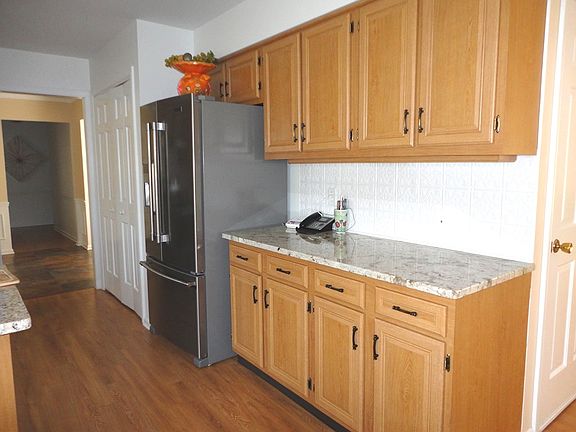 3rd image of 1548 Brookpark Dr