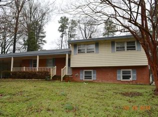 3220 Starmount Dr, Raleigh, NC 27604