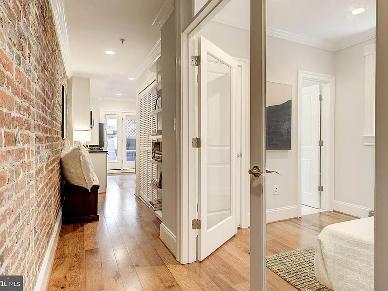 1221 12th St NW #2 — Photo 4